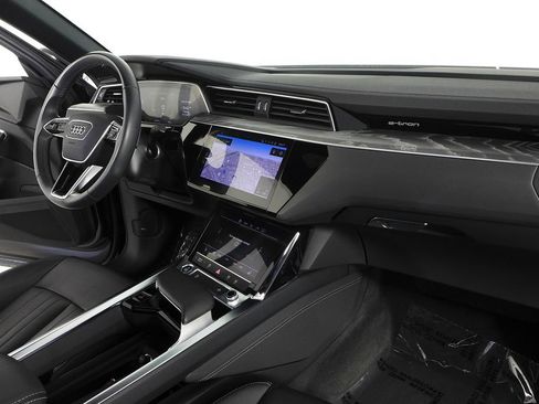 Used 2024 Audi Q8 e-tron Premium AWD/4WD image 13