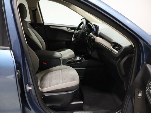 Used 2020 Ford Escape SE image 4