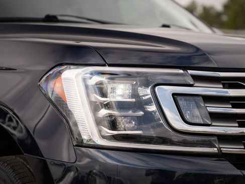 Certified 2021 Ford Expedition Limited image 11