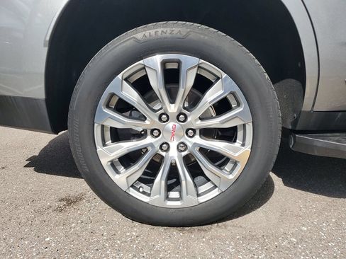 Used 2023 GMC Yukon Denali w/ Advanced Technology Package RWD image 5
