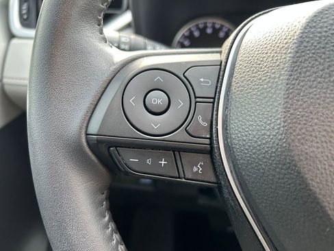 Used 2022 Toyota RAV4 XLE Premium image 13