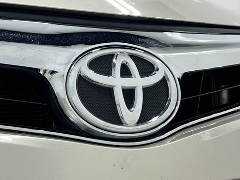 Used 2015 Toyota Avalon XLE Premium FWD image 39