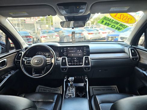 Used 2021 Kia Sorento EX image 11