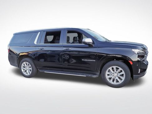 Used 2023 Chevrolet Suburban Premier AWD/4WD image 5