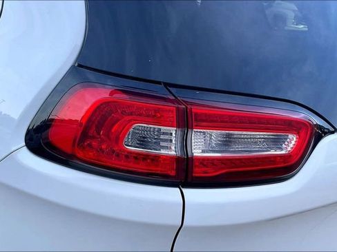 Used 2014 Jeep Cherokee Limited FWD image 30