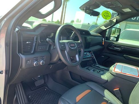 Used 2025 GMC Sierra 2500 AT4 w/ AT4 Premium Plus Package AWD/4WD image 19