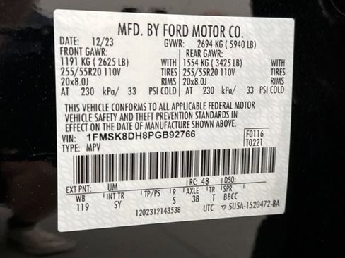 Used 2023 Ford Explorer XLT w/ Equipment Group 202A AWD/4WD image 11