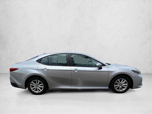 Used 2025 Toyota Camry LE FWD image 4