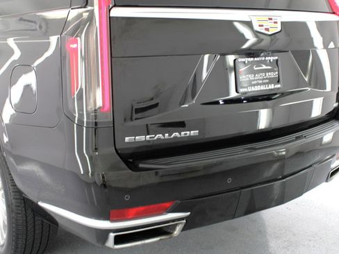 Used 2022 Cadillac Escalade Premium Luxury w/ Performance Package RWD image 24