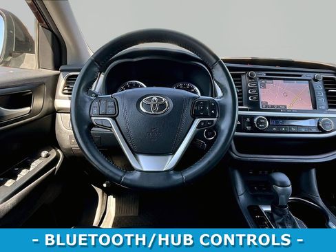 Used 2019 Toyota Highlander XLE AWD/4WD image 8