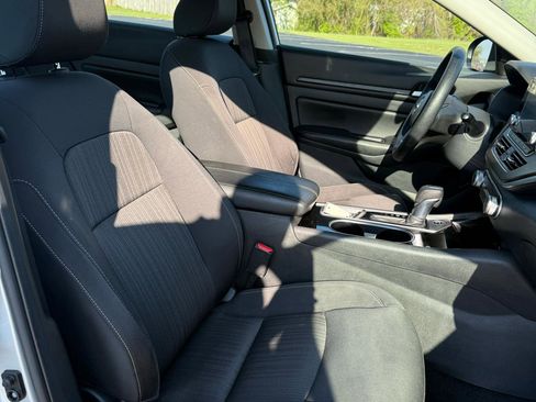 Used 2024 Nissan Altima 2.5 SV image 10