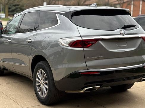 Used 2024 Buick Enclave Premium image 5