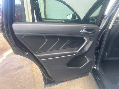Used 2022 Volkswagen Tiguan SE AWD/4WD image 13