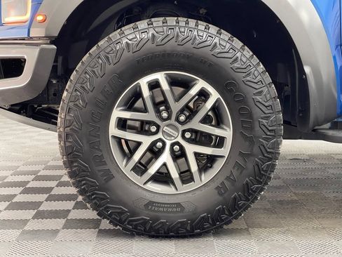 Used 2017 Ford F150 Raptor w/ Equipment Group 802A Luxury AWD/4WD image 14