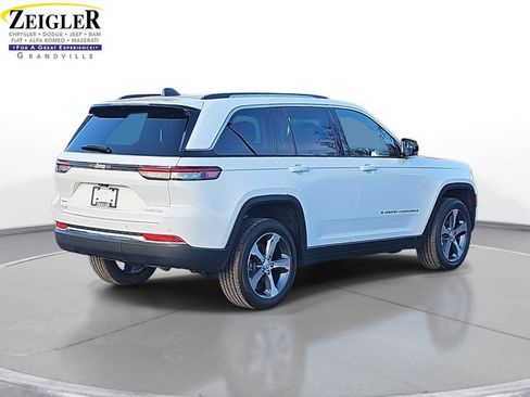 Used 2023 Jeep Grand Cherokee Limited image 5