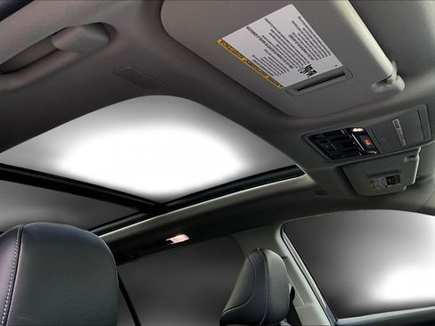 Used 2024 Toyota Grand Highlander XLE image 19