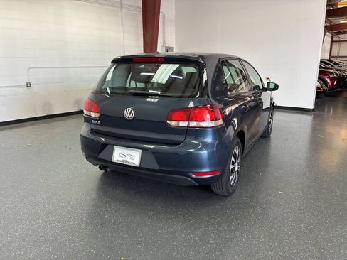Used 2011 Volkswagen Golf 4-Door FWD image 4