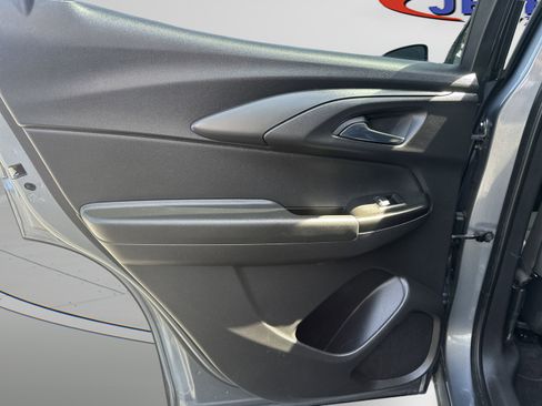 Used 2022 Chevrolet TrailBlazer LT w/ Convenience Package image 7