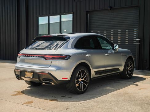 Certified 2025 Porsche Macan image 10
