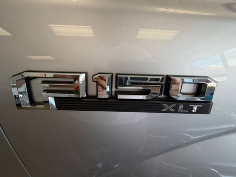 Used 2019 Ford F150 XLT w/ Equipment Group 302A Luxury AWD/4WD image 15