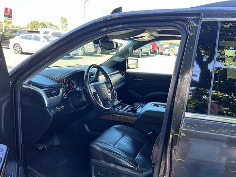 Used 2017 Chevrolet Suburban Premier AWD/4WD image 18
