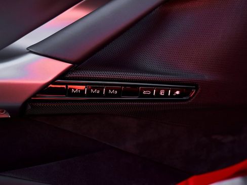 Used 2023 Ferrari SF90 Stradale Base image 36