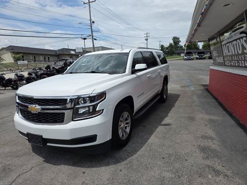 Used 2015 Chevrolet Suburban LT RWD image 6