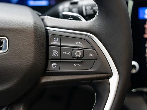 New 2026 Jeep Grand Cherokee 4WD image 15
