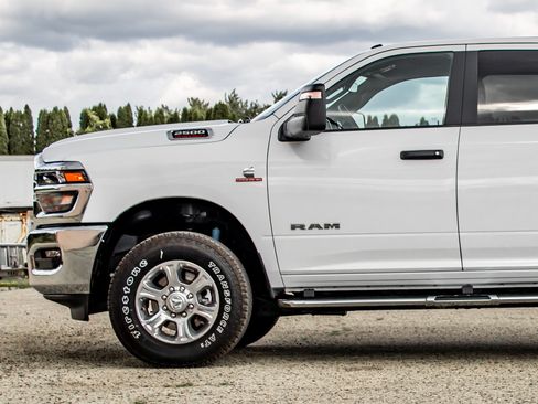 Used 2025 RAM 2500 Big Horn AWD/4WD image 41