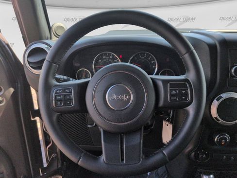 Used 2014 Jeep Wrangler Sahara w/ Connectivity Group AWD/4WD image 17