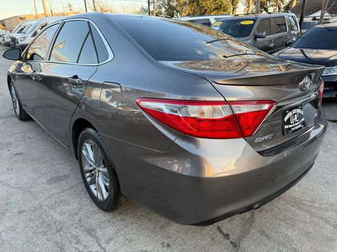 Used 2015 Toyota Camry SE image 5