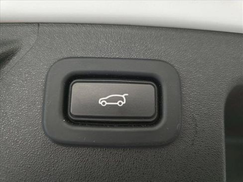 Used 2021 Land Rover Discovery Sport SE AWD/4WD image 13