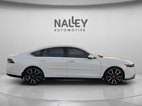 Used 2023 Honda Accord Touring image 6