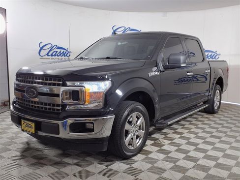 Used 2018 Ford F150 XLT w/ Equipment Group 302A Luxury image 3
