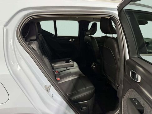 Used 2025 Volvo XC40 B5 Core AWD/4WD image 30