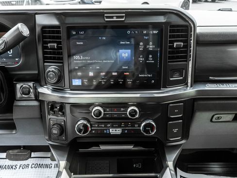 Used 2025 Ford F350 Lariat w/ Lariat Ultimate Package AWD/4WD image 19