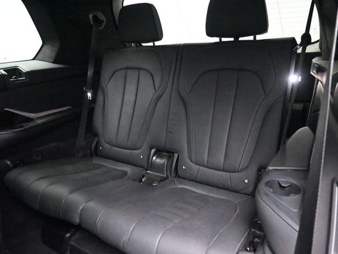 Used 2021 BMW X7 xDrive40i w/ M Sport Package AWD/4WD image 16