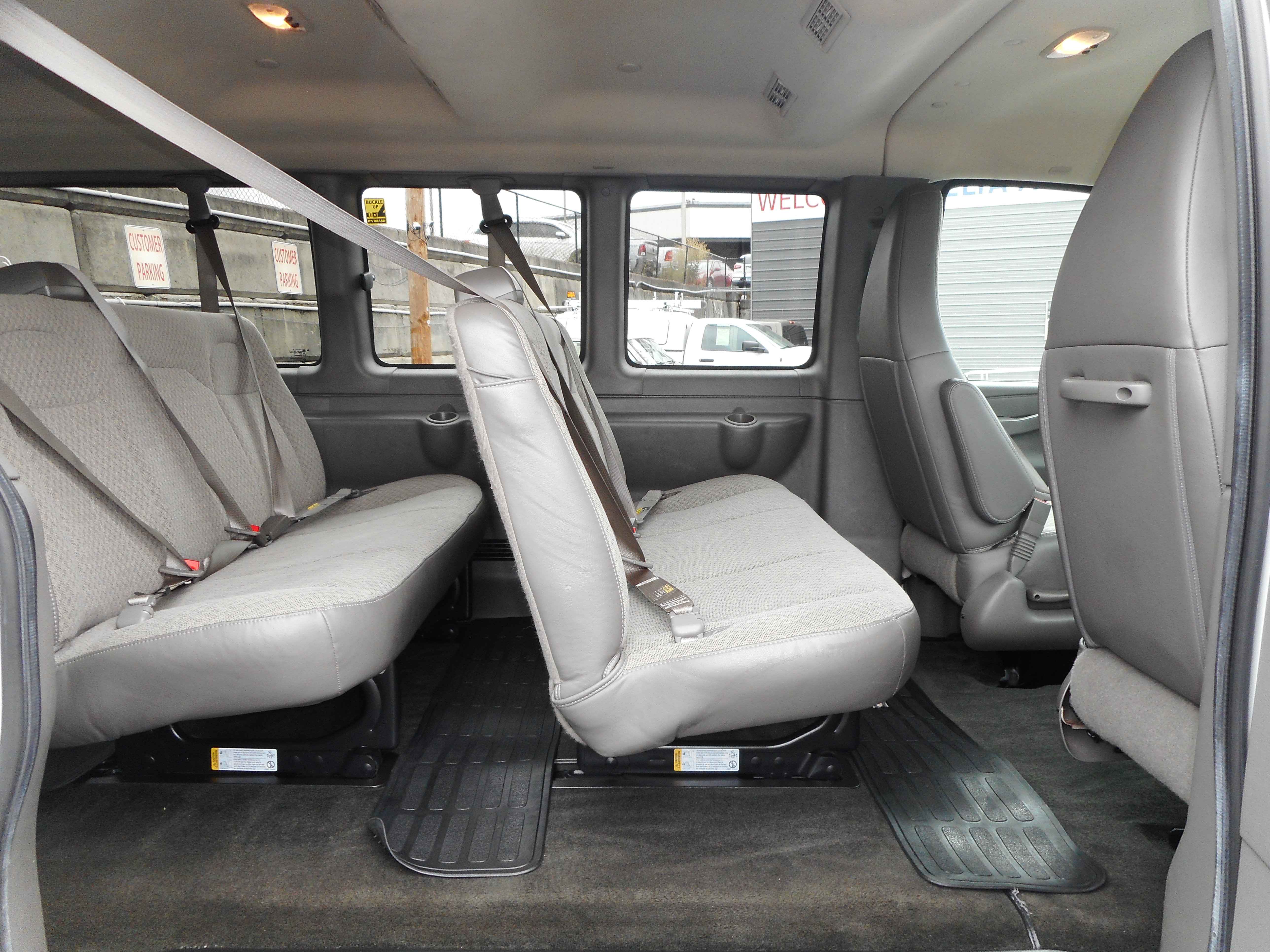 Used 2017 Chevrolet Express 3500 LT w/ LT Preferred Equipment Group RWD image 21