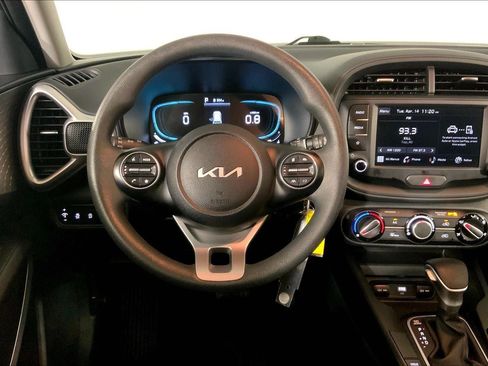 Certified 2025 Kia Soul LX w/ LX Technology Package image 5