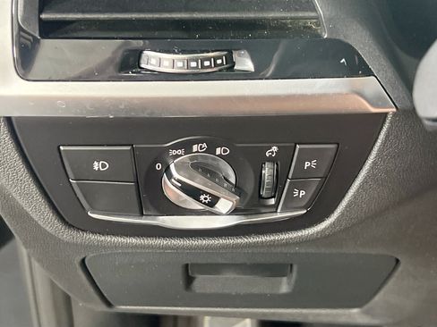 Used 2021 BMW X4 xDrive30i w/ Premium Package AWD/4WD image 10
