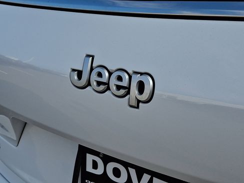 Certified 2024 Jeep Grand Cherokee L Limited AWD/4WD image 37