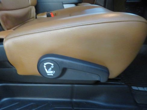 Used 2017 Toyota Sequoia Platinum AWD/4WD image 27