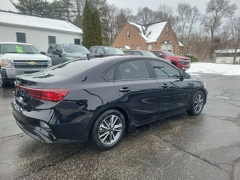 Used 2022 Kia Forte LXS image 4