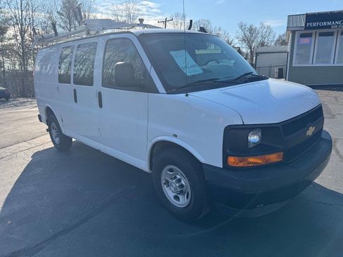 Used 2017 Chevrolet Express 2500 image 7