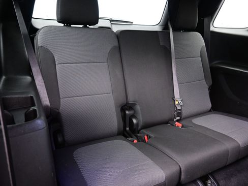 Used 2022 Chevrolet Traverse LT image 18