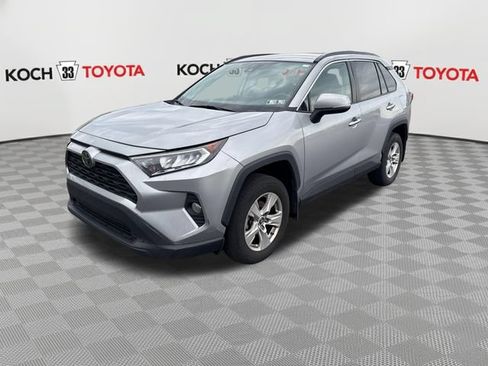 Used 2019 Toyota RAV4 XLE w/ Convenience Package AWD/4WD image 3