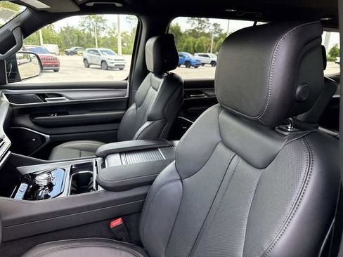 New 2026 Jeep Grand Wagoneer Limited AWD/4WD image 21