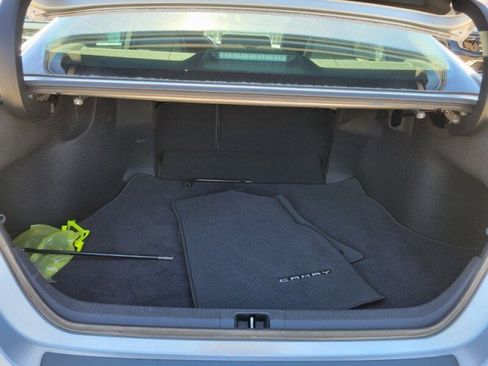 Used 2021 Toyota Camry SE image 8