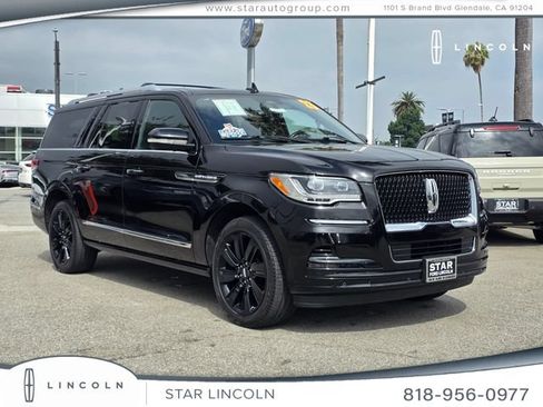 Used 2023 Lincoln Navigator L Reserve w/ Monochromatic Package AWD/4WD image 1