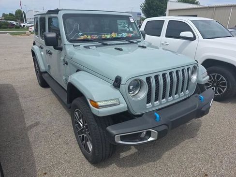 Used 2023 Jeep Wrangler Unlimited Sahara w/ Cold Weather Group AWD/4WD image 4